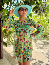 Smarttan läbipäevituv kleit Tiivuline Troopika