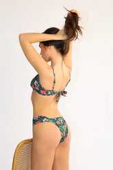 Toucan volditud küljeosaga läbipäevituvad bikiini püksid