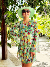 Smarttan läbipäevituv kleit Tiivuline Troopika