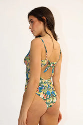 Colibri toestatud ülaosaga läbipäevituv trikoo